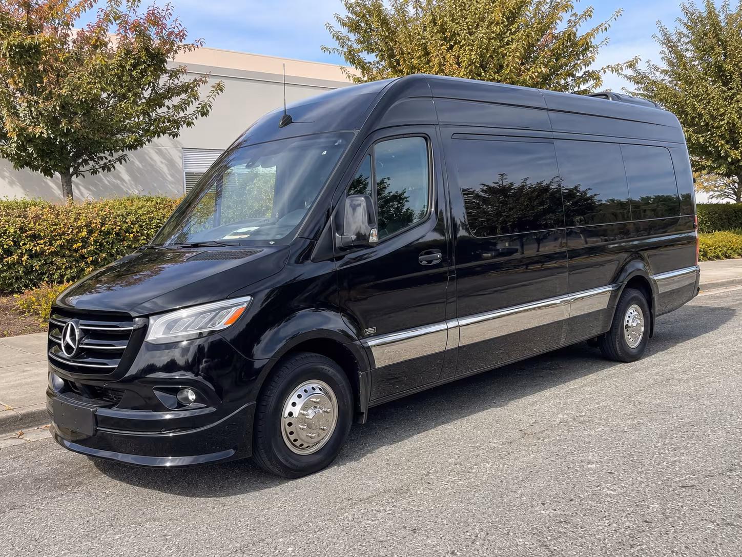 Cincinnati Birthday, Sweet 16, & Quinceañera Transportation party bus exterior