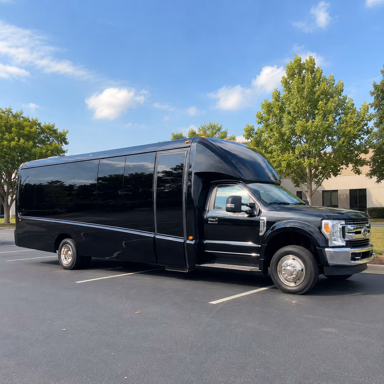 Cincinnati Birthday, Sweet 16, & Quinceañera Transportation party bus exterior
