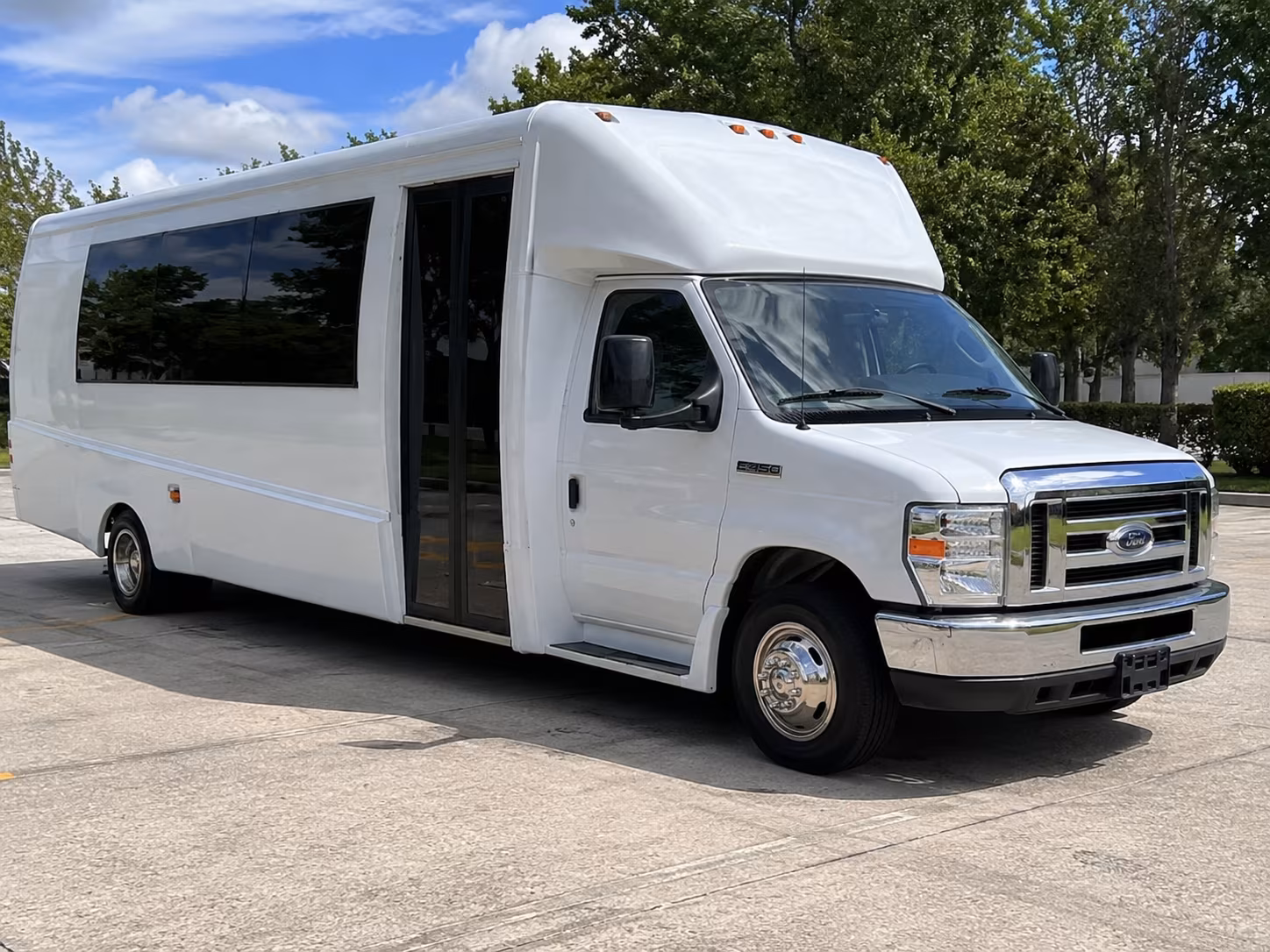 Cincinnati Concert & Music Festival Transportation party bus exterior