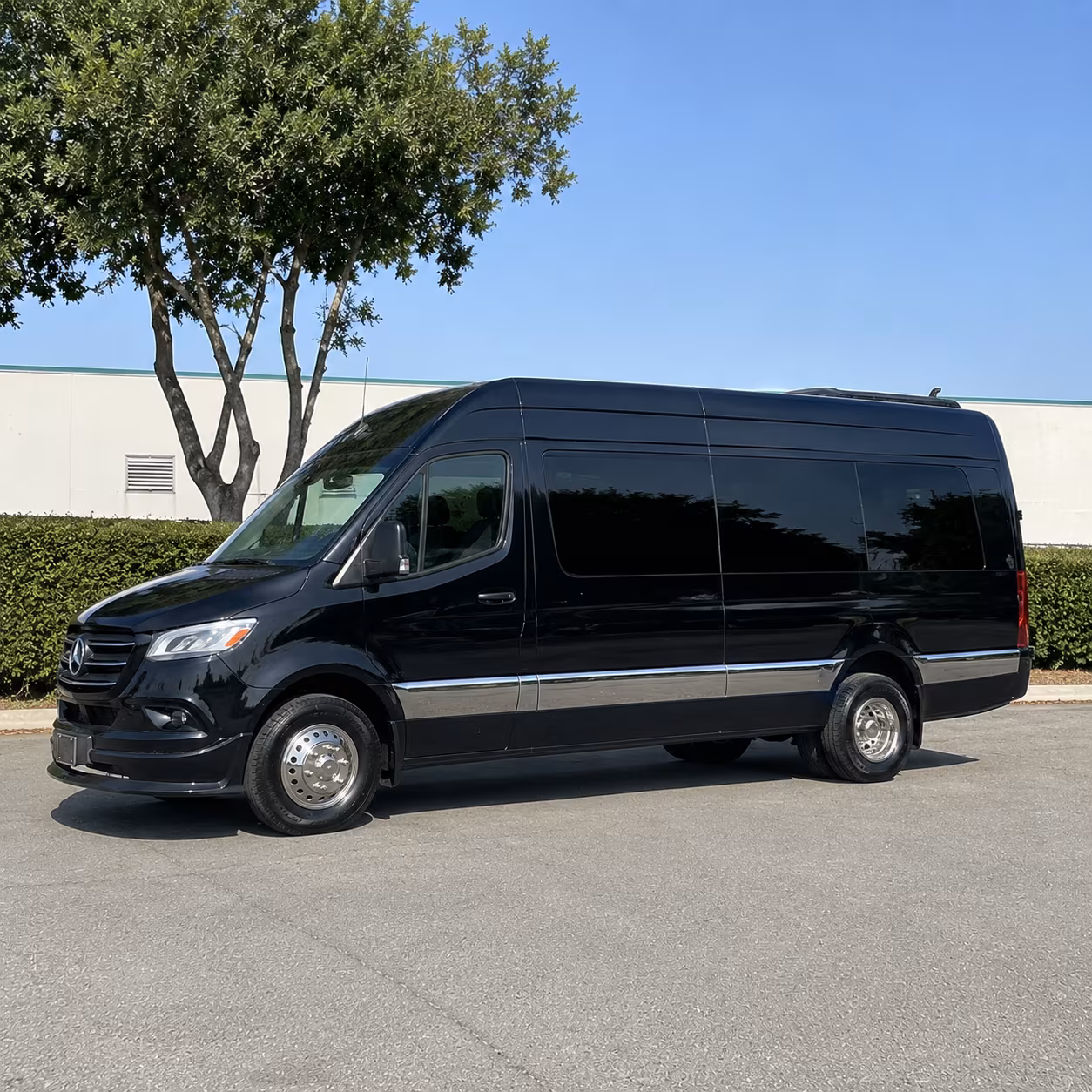 Cincinnati Winery Tour & Pub Crawl Transportation party bus exterior