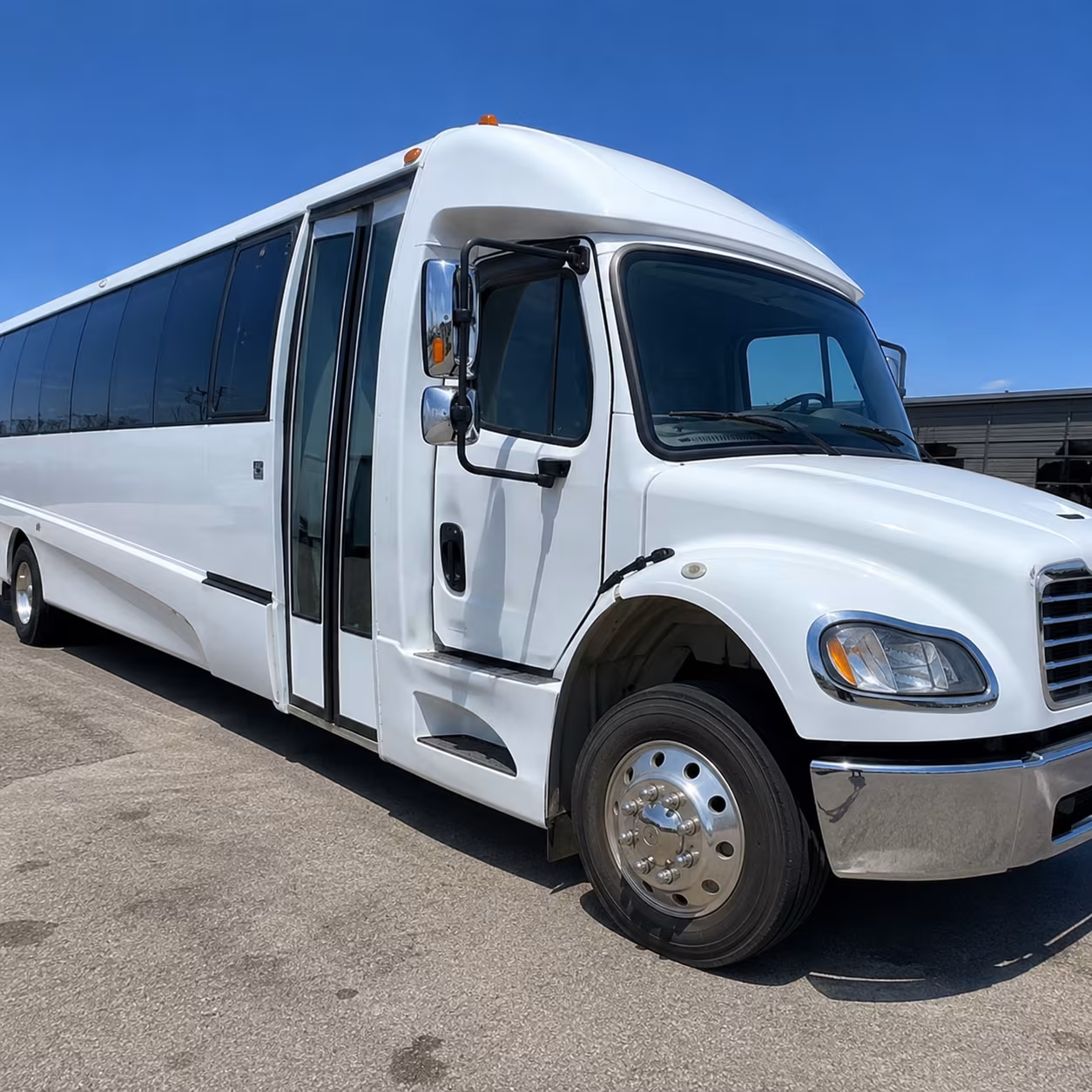 Cincinnati Winery Tour & Pub Crawl Transportation party bus interior